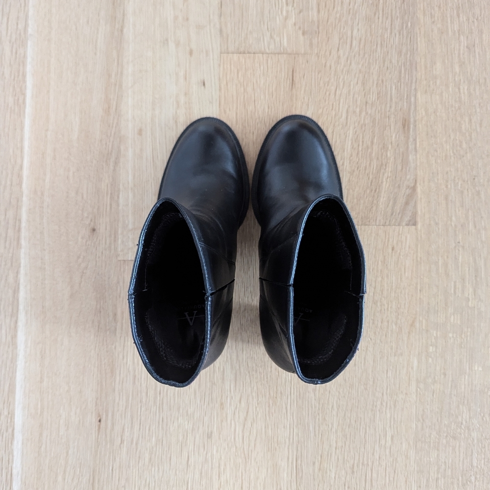 Aquatalia Black Betsy Bootie Size 7 Like New - Picture 6 of 6